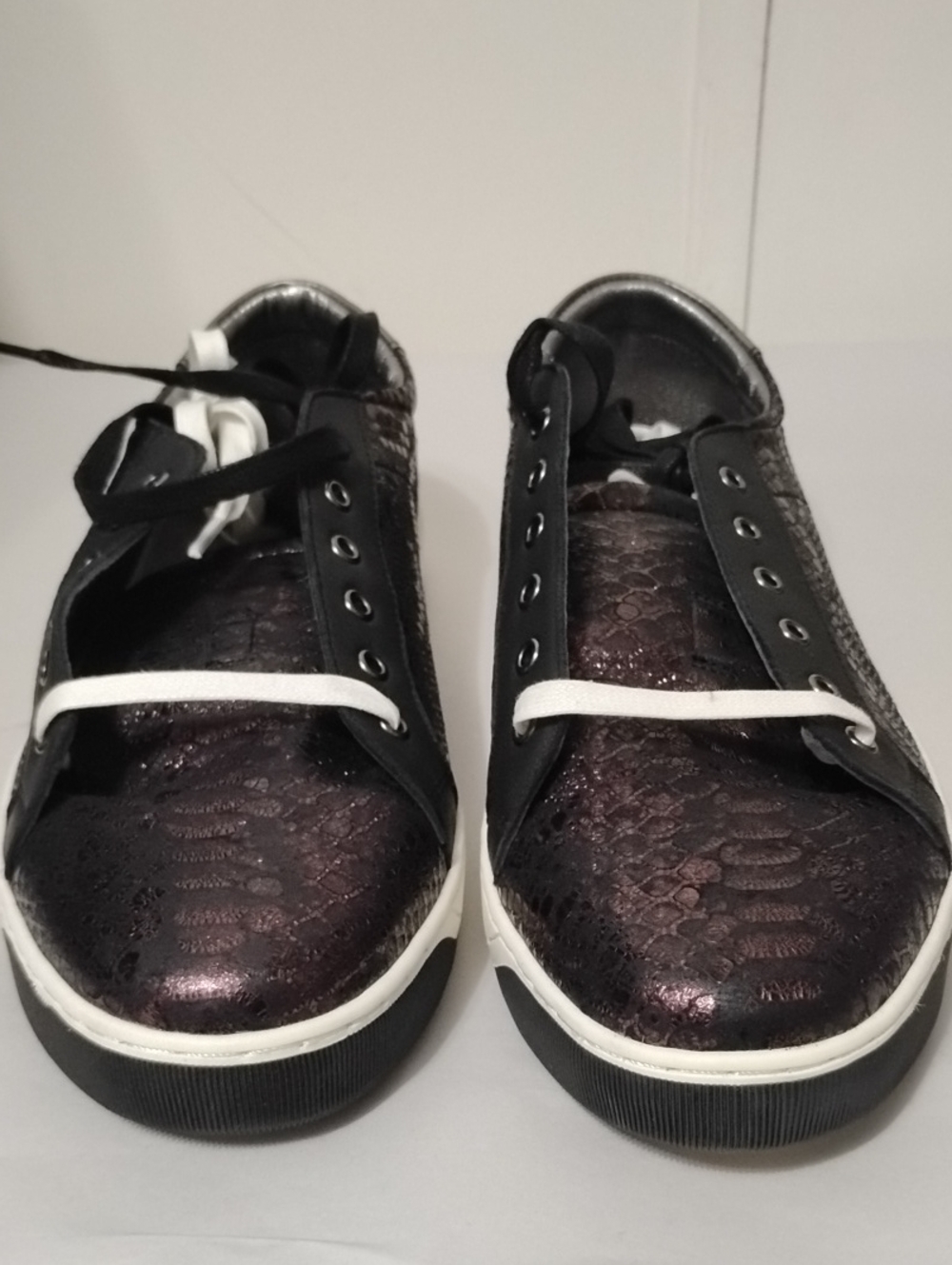 Johnston & Murphy Callie Iridescent Black Snake-Embossed Low Top Sneakers